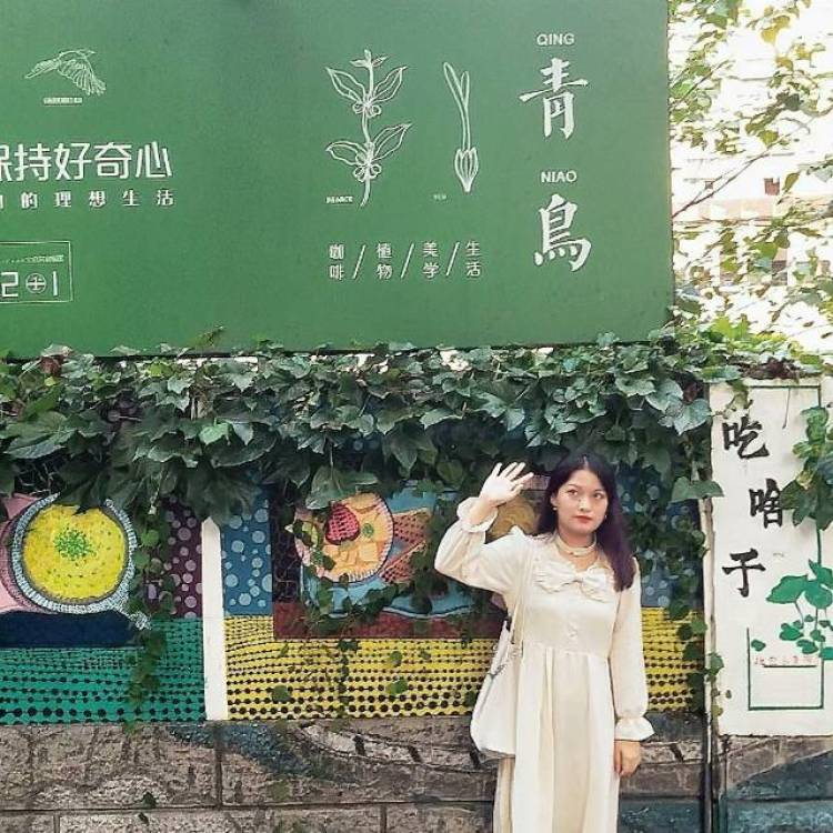 阿佳啊-重庆市·重庆市·渝中区-微博 *** -身高159  体重50 属于梨形身材
风格:高级 复古 甜美 辣妹 名媛 欧美 
 会拍照 会P图  希望接到一些服装饰品或者生活类的单 第一次来到网红湾 希望各位商家看看我