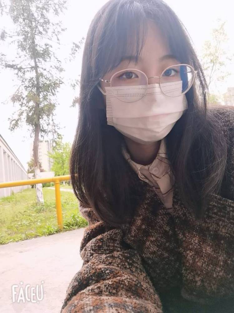 freezia-江苏省·常州市·钟楼区-***-普通大学生,赚点零花钱。会搭配衣服,会P图,可接衣服,饰品,鞋子的单