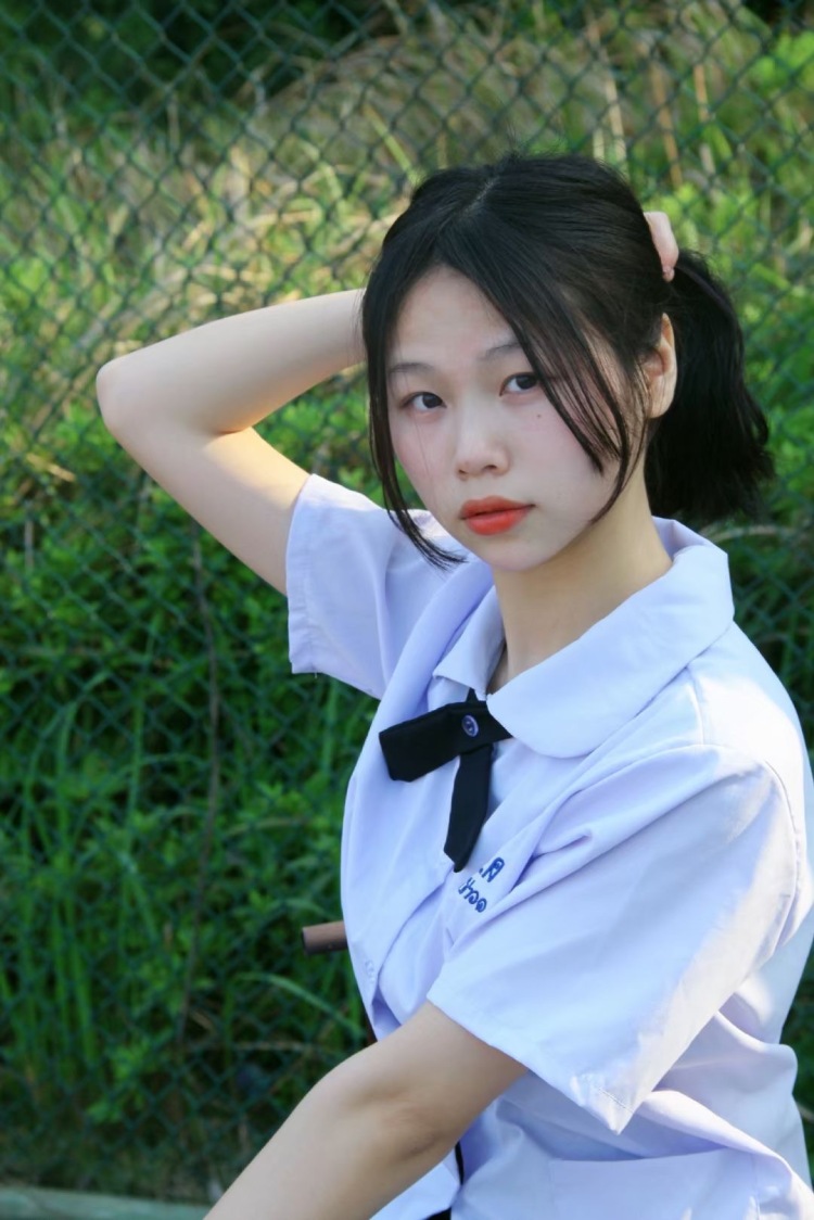 🌨-江西省·吉安市·吉州区--喜欢拍照,愿意在拍照事情上多投入时间 体重44kg 身高165 什么类型都可以,比较喜欢青春洋溢的