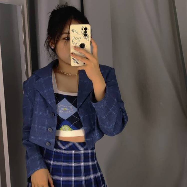 陈予岸-福建省·三明市·永安市--接寄拍送拍单,衣服裙子裤子鞋还有饰品包包都可,身高173体重63kg,不咕咕,坚持干好一点事