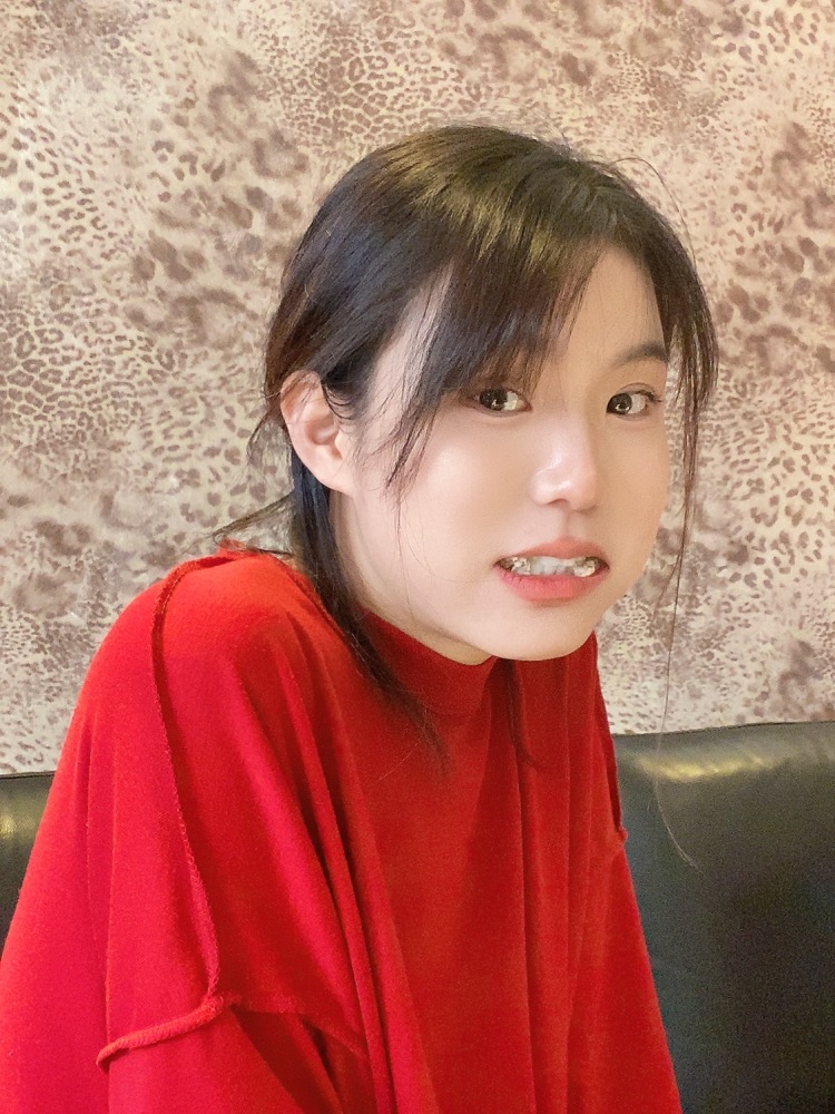 心楠妹ル🤍-河南省·许昌市·魏都区--身高158 体重80、日常工作化妆师,长相可甜可欲、想接到一些可以寄拍的单子