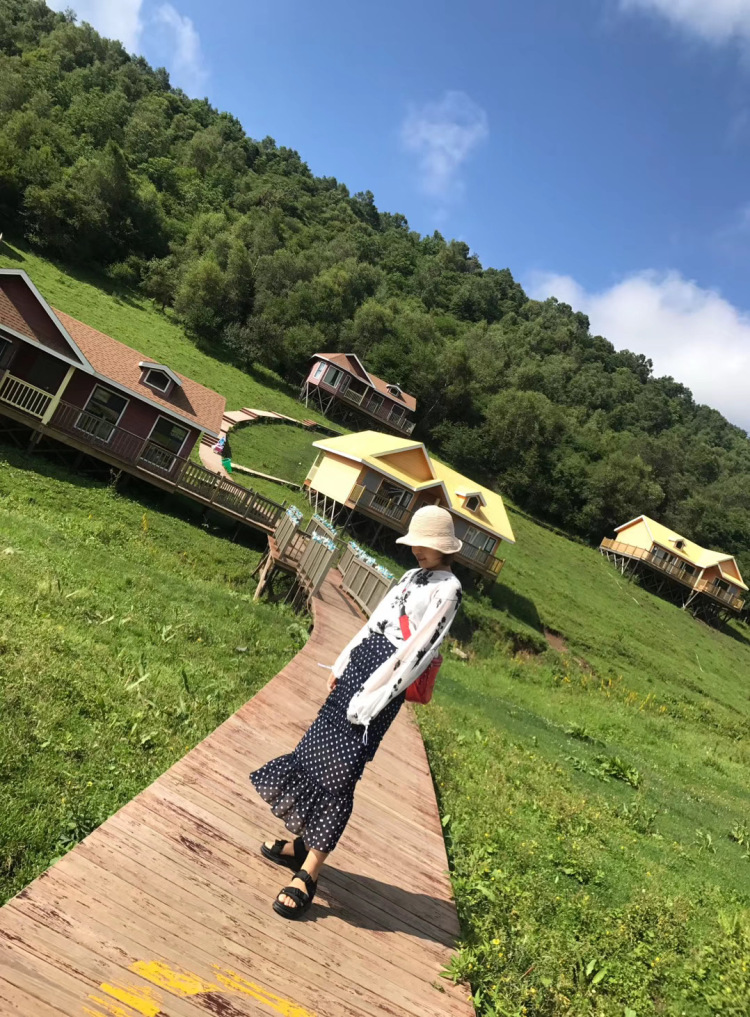 梦欣-陕西省·西安市·雁塔区--有空闲,喜欢拍照,首饰上衣,连衣裙包包帽子都可以拍。身高1.62,体重100。