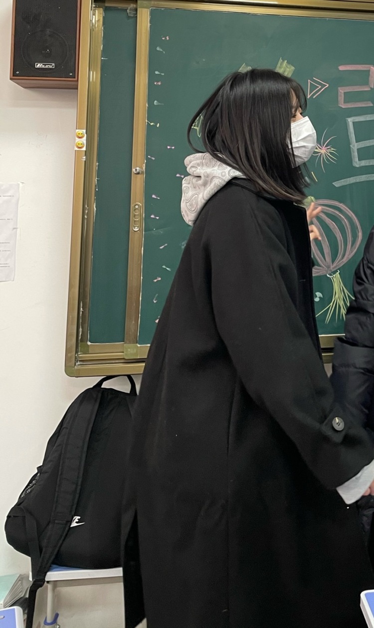 9DRAGON.-河南省·郑州市·中原区--表演专业高二学生 172cm54kg
有耳洞可接耳饰出片快质量高
可接寄拍服装价格40-60即可
找高个子可以找我哦~
花开富贵长命百岁~
