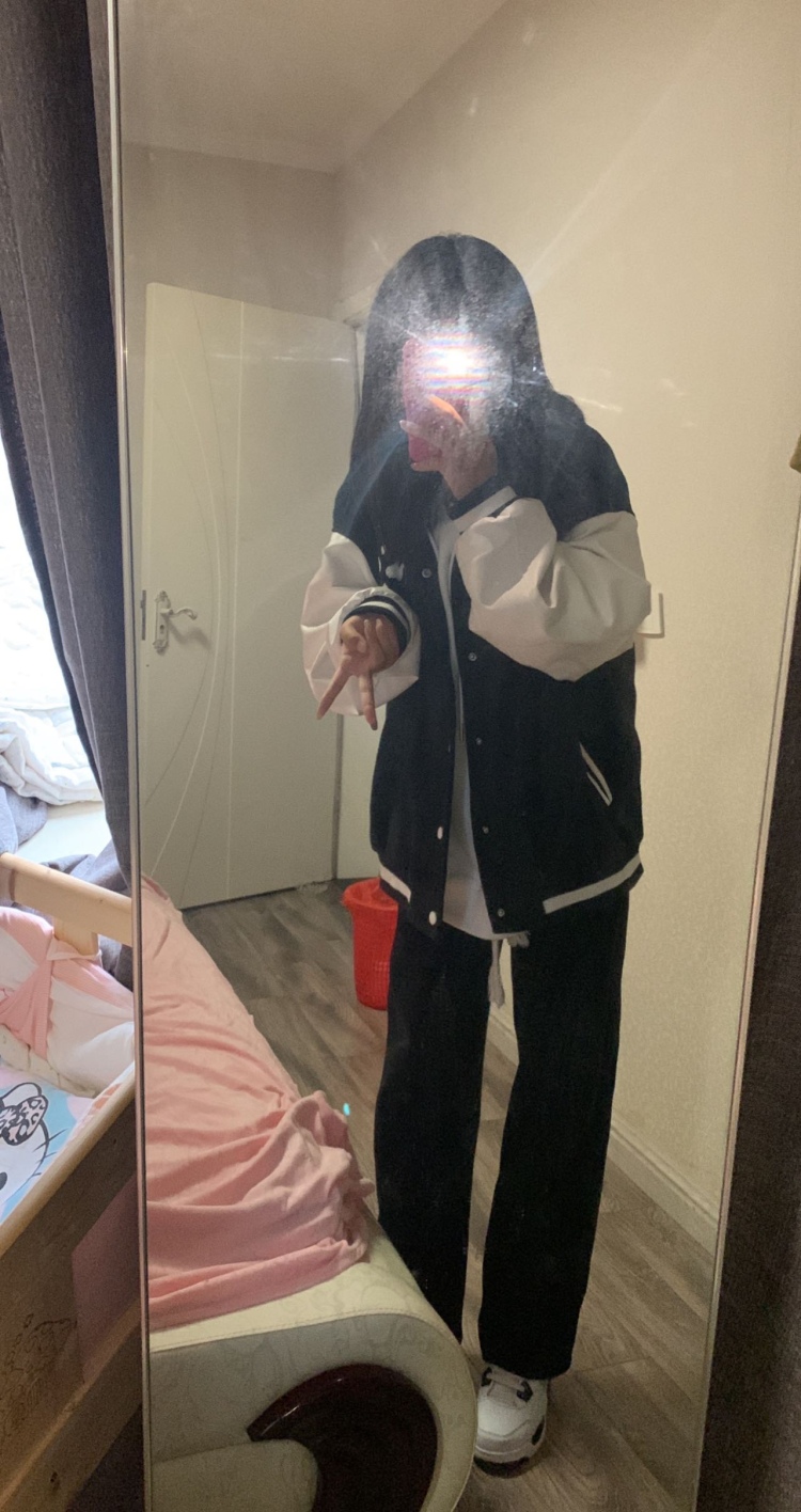 等风-江苏省·徐州市·沛县-快手抖音-本人是一名在校学生 比较喜欢穿搭美妆 希望可以对接一些关于这些的单子,也很会拍照p图 在快手有个900多粉丝 合作费用好商量只是想赚点零花钱