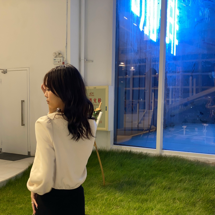 HH-广东省·中山市·石岐街道--身材好 什么衣服都能驾驭 出片效率高 身高170 体重90 vilb 风格 辣妹风格 都能拍出很好的效果 衣服包包也可以 会大配 会编辑