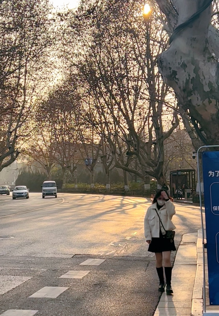 Mi Manchi-浙江省·杭州市·拱墅区-抖音 ***-接寄拍 身高163体重48KG 会拍照会P图 有拍过校园MV和短视频
在杭州 希望与商家直接对接长期合作