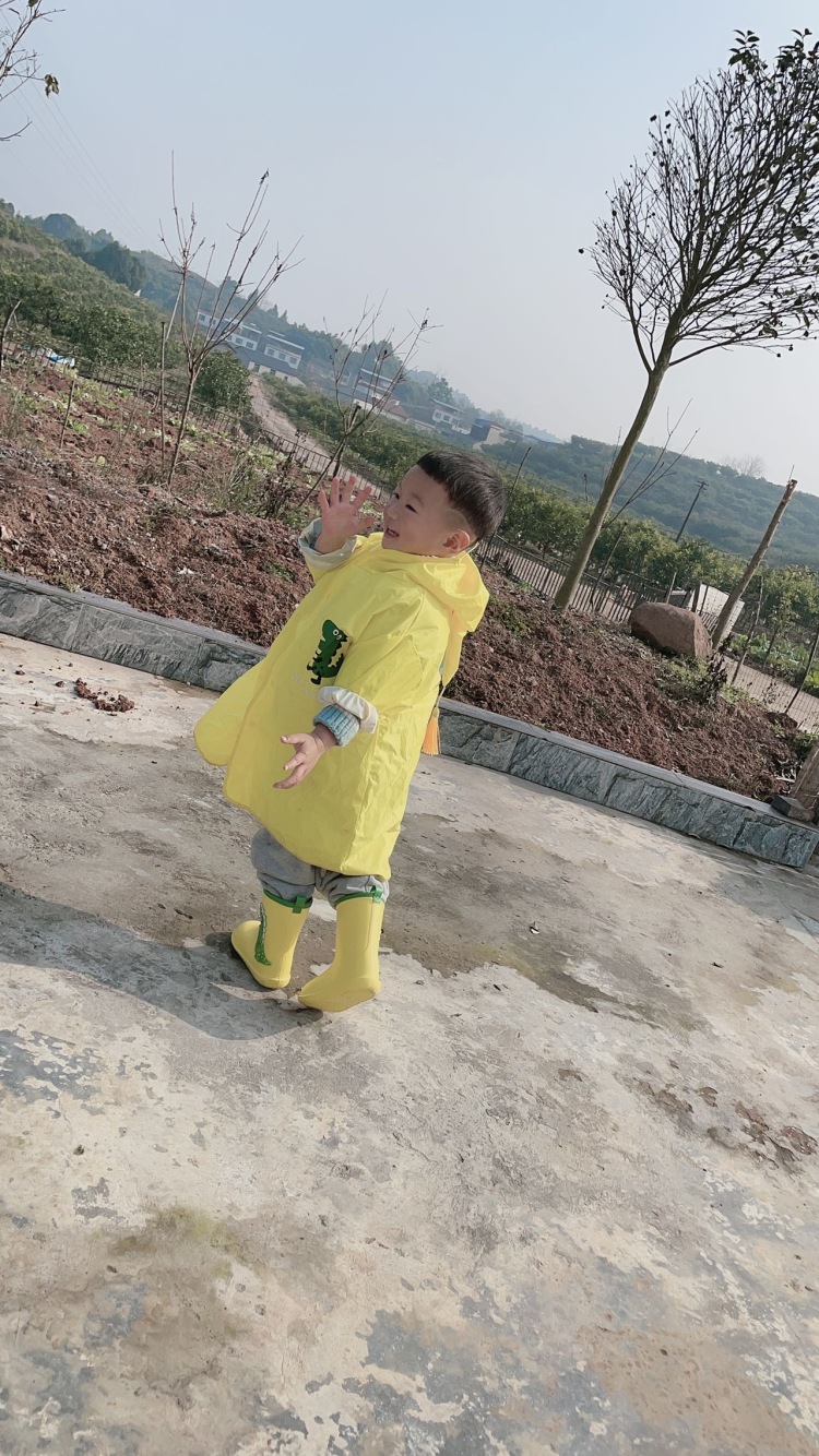 💫满天都是小星星💫-四川省·成都市·温江区-微信-2岁8个月.100厘米。宝宝爱拍照，镜头感强，会摆拍配合角度(潮服，宝宝所有日用品，玩具，娱乐等 )