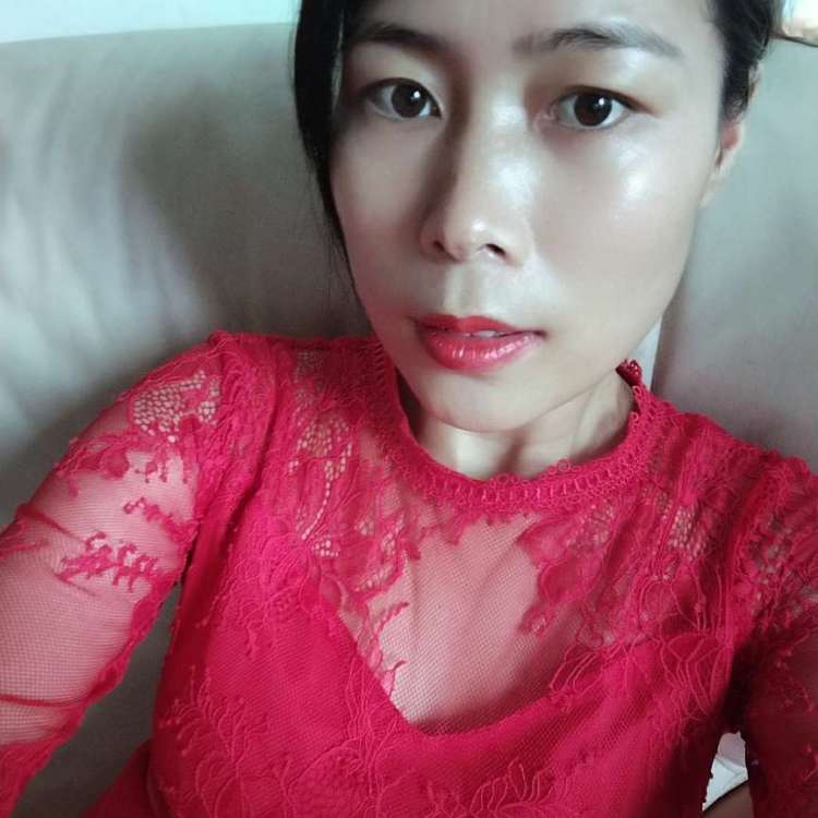 小灵-广东省·广州市·天河区--我的一些自拍照,看看有没有人喜欢这样的,都是生活的一部分。我可以做直播,寄拍模特,拆箱视频,短视频