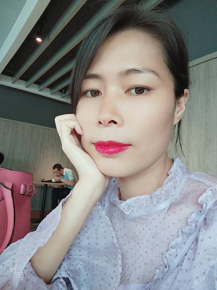 小灵-广东省·广州市·天河区--我的一些自拍照,看看有没有人喜欢这样的,都是生活的一部分。我可以做直播,寄拍模特,拆箱视频,短视频