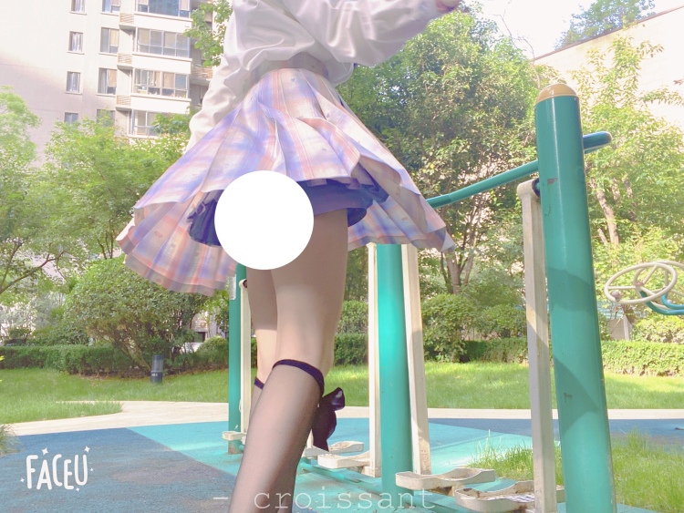 🎀-陕西省·西安市·雁塔区--会跳韩舞,会唱歌,英语发音较好,身高163,体重90斤,想接一些寄拍啦