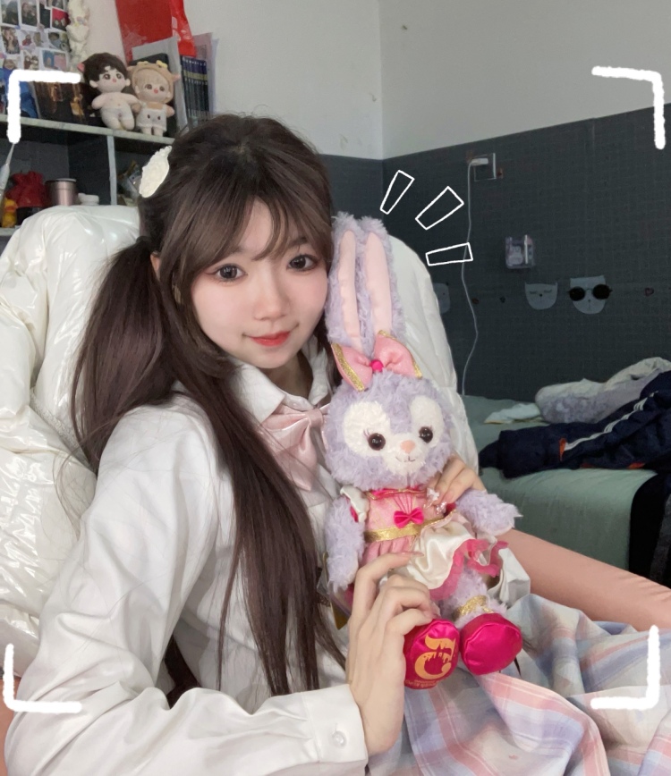 🎀-陕西省·西安市·雁塔区--会跳韩舞,会唱歌,英语发音较好,身高163,体重90斤,想接一些寄拍啦
