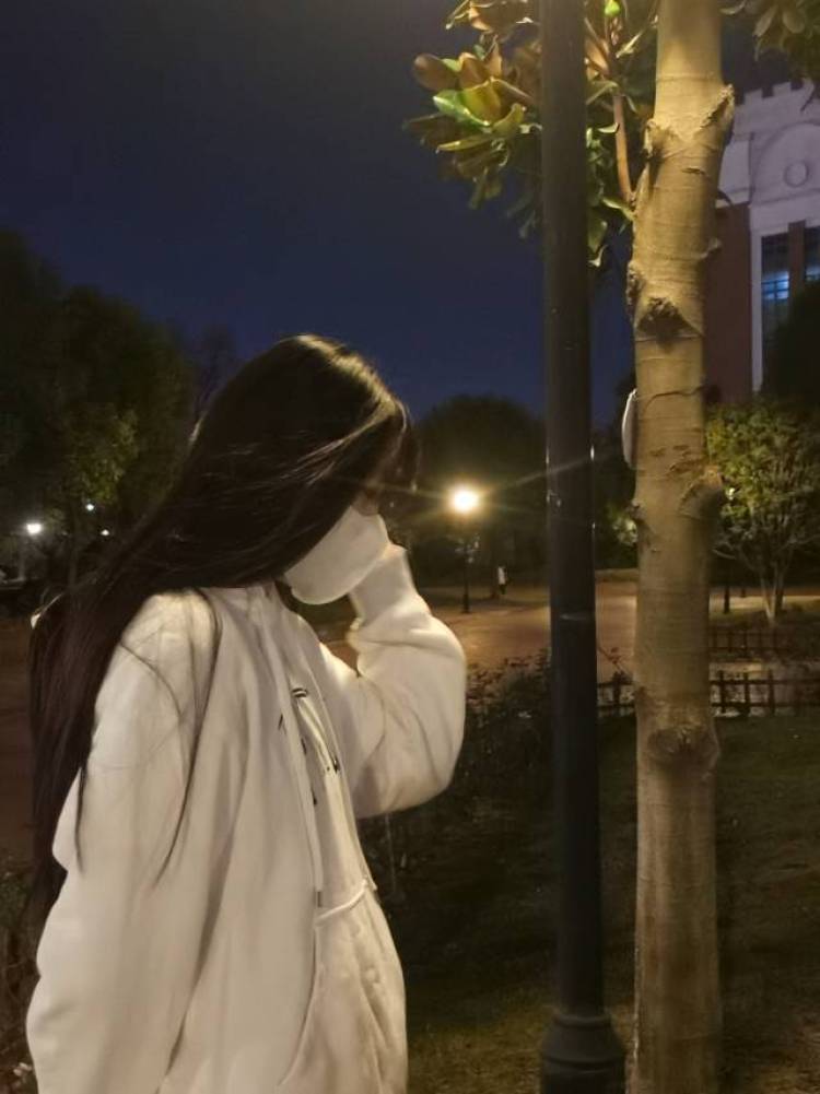 一口¹²个小孩-江苏省·常州市·武进区--学生一枚,喜欢穿JK,性格开朗活泼
接寄拍,不接受私房照,衣服,包包,首饰皆可
可同城约拍,但不会摆poss