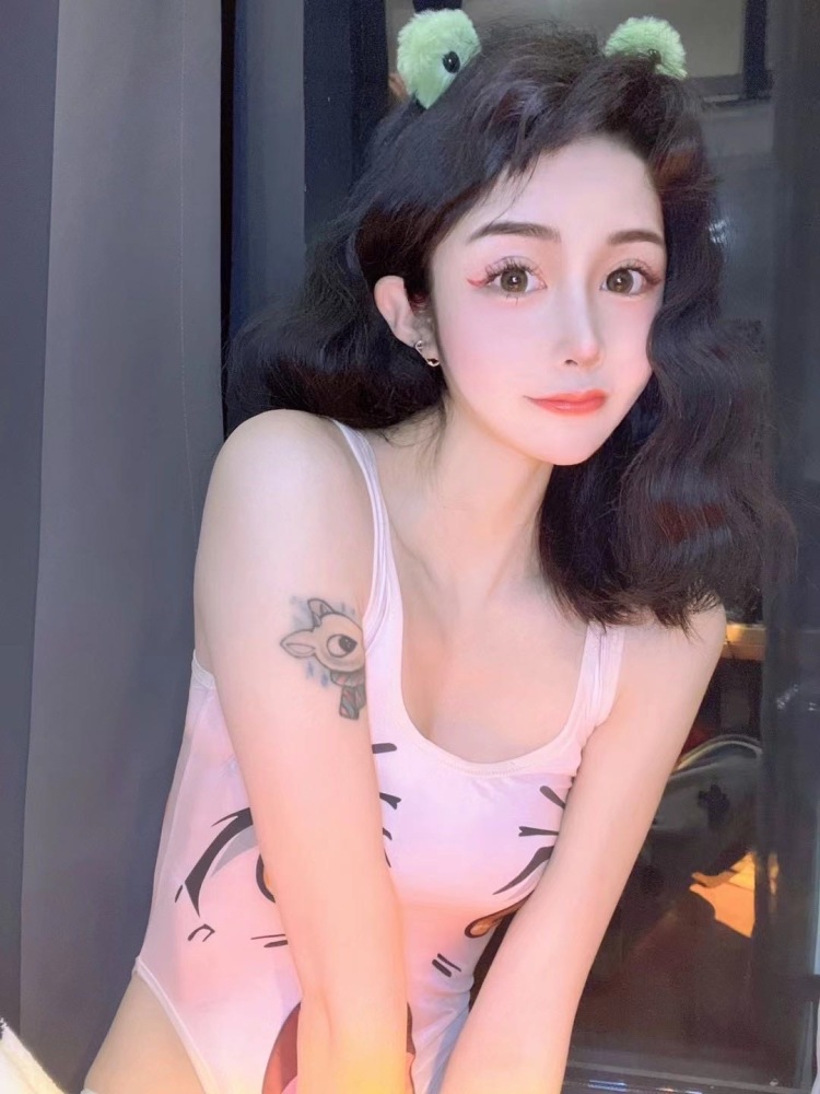 三个叁-北京市·北京市·东城区--各种风格寄拍,淘宝拍摄,身高170体重86,价格商议。欢迎投单