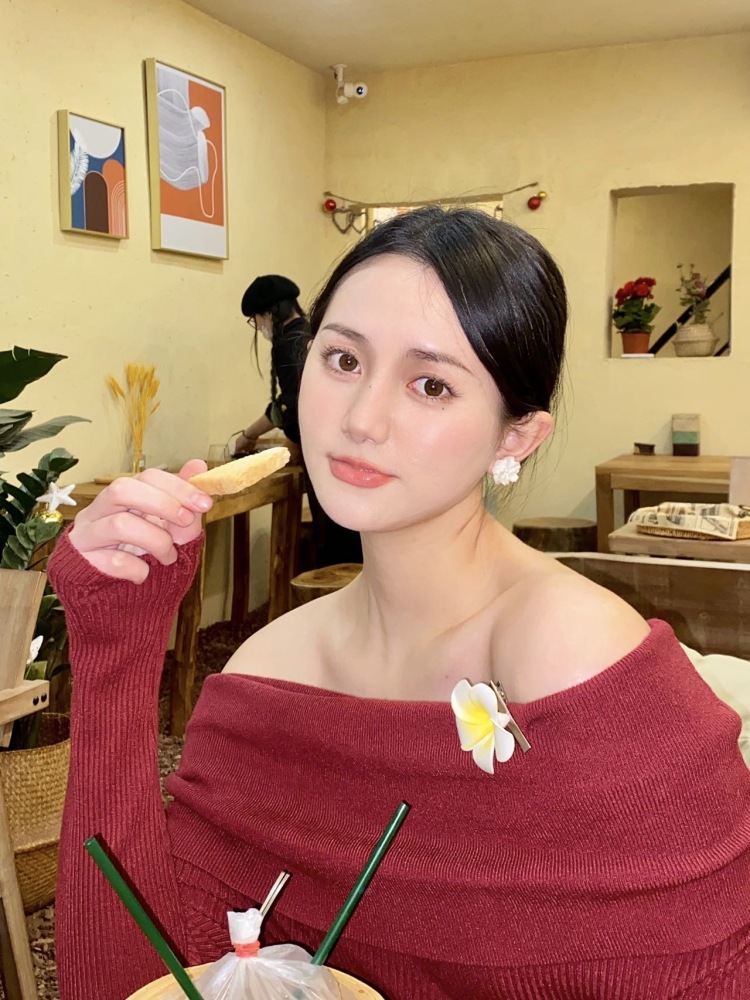 F-湖南省·长沙市·天心区--身高170体重50kg,可以接衣服 饰品 鞋子 包包等等,之前做过寄拍模特,出图快 精修!!