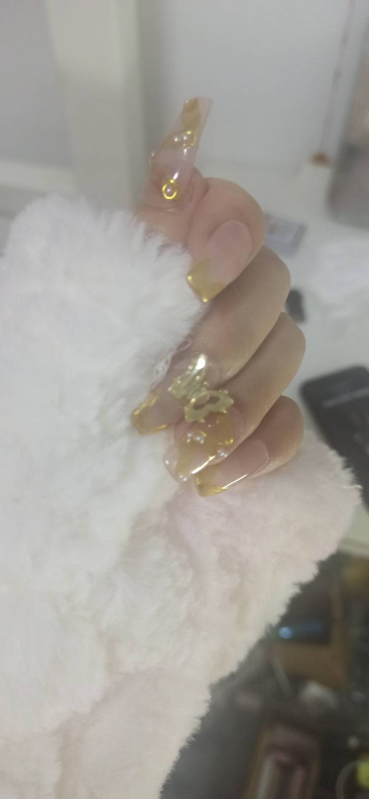 xxx-上海市·上海市·黄浦区--美甲网拍,在线接单,会批图,会拍摄,做过美工,讲解天猫淘宝抖音店铺,还有***,身高160体重94斤。送拍寄拍都可,衣服,宝宝,美妆,美甲,都可