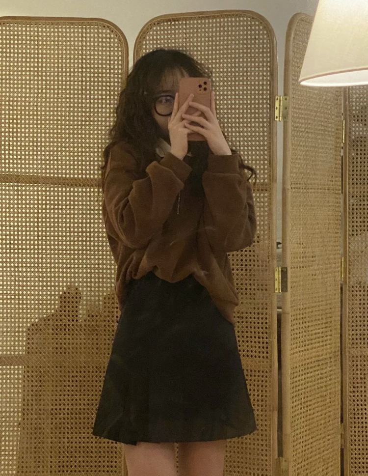 蔡不吃菜-广东省·汕头市·龙湖区-抖音***-在校大学生，160 48kg 喜欢拍照，🉑接寄拍，淘宝买家秀！！！！！！！！！