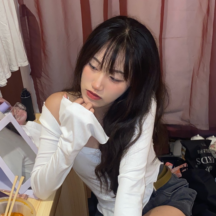 ll-江苏省·苏州市·常熟市--身高164体重92 学舞蹈的 之前是网红现在没玩了 拍照还可以 会p图 审美也还可以