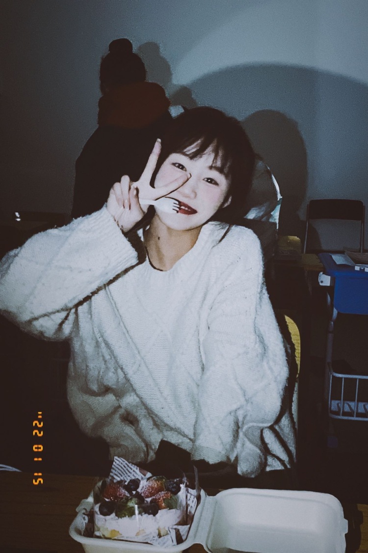 ll-江苏省·苏州市·常熟市--身高164体重92 学舞蹈的 之前是网红现在没玩了 拍照还可以 会p图 审美也还可以