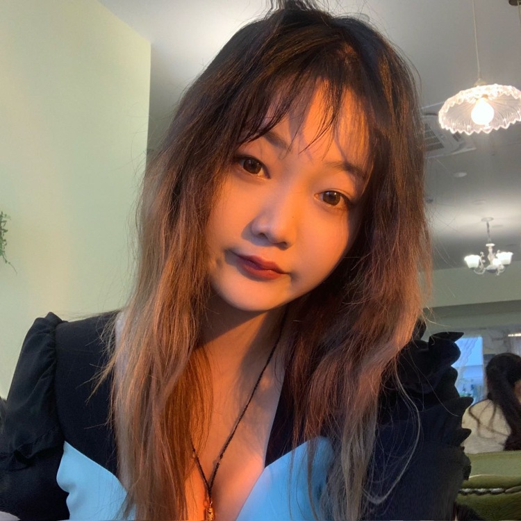 🍊-江苏省·南京市·鼓楼区-抖音 ，微博，***-在校美术生 时间自由，有拍照经验出图快，事少能根据要求修图，会剪辑会写推广。
经常拍买家秀，会写***测评，喜欢探店打卡。