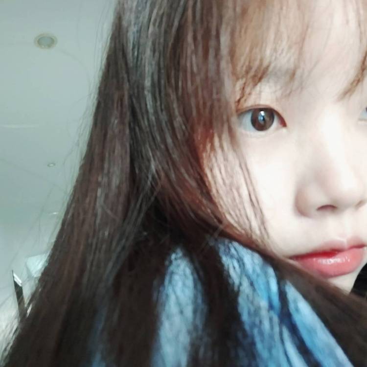 Fairy.-广东省·惠州市·惠城区-抖音微博***-个人一米六;体重四十五千克
喜欢自拍喜欢化妆,比较会穿搭
会修图p图。