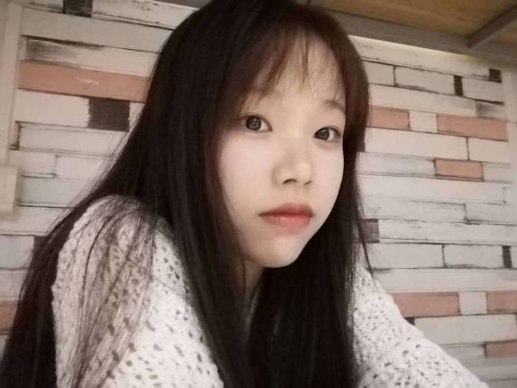 Fairy.-广东省·惠州市·惠城区-抖音微博***-个人一米六;体重四十五千克
喜欢自拍喜欢化妆,比较会穿搭
会修图p图。