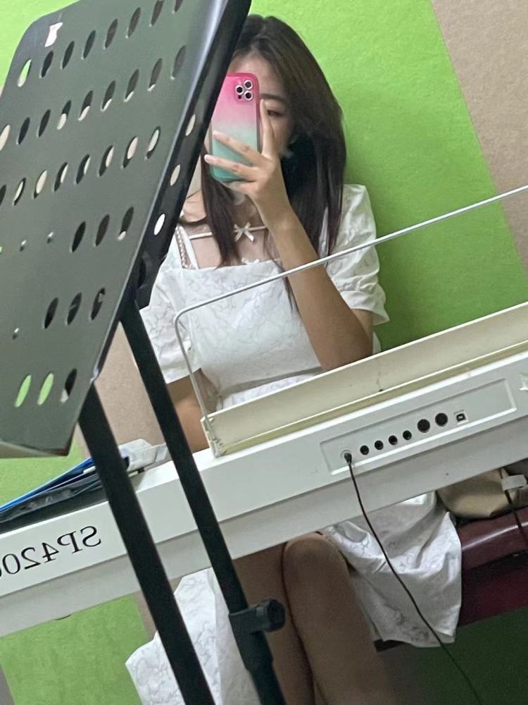 祝愿婕-山东省·菏泽市·成武县-快手 抖音 ***-身高173 体重54kg 年龄17 寄拍 送拍都可以 喜欢拍照做事很认真