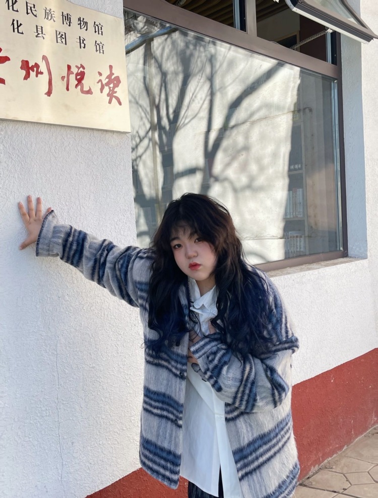 大萌萌ai-河北省·承德市·隆化县-抖音 快手 -很擅长拍摄 可以接饰品 服装 之类的 也可以探店打卡
照片有出去玩拍的还有探店拍的