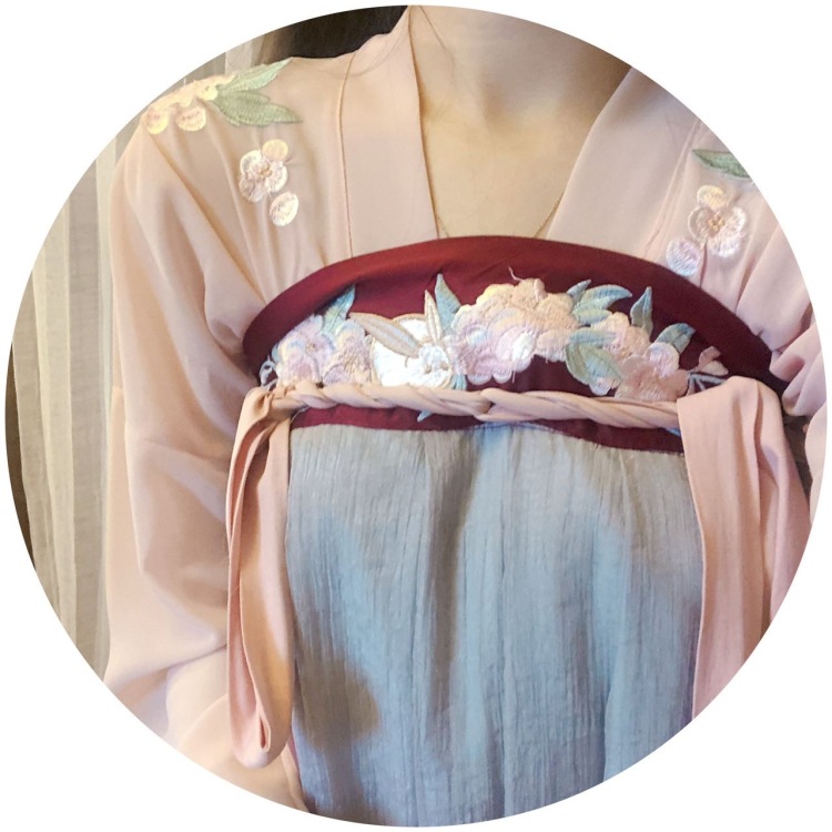 Echooo-重庆市·重庆市·江北区--165 接tb服饰寄拍 会拍照会p图有审美 多种风格都可以
价格可商量