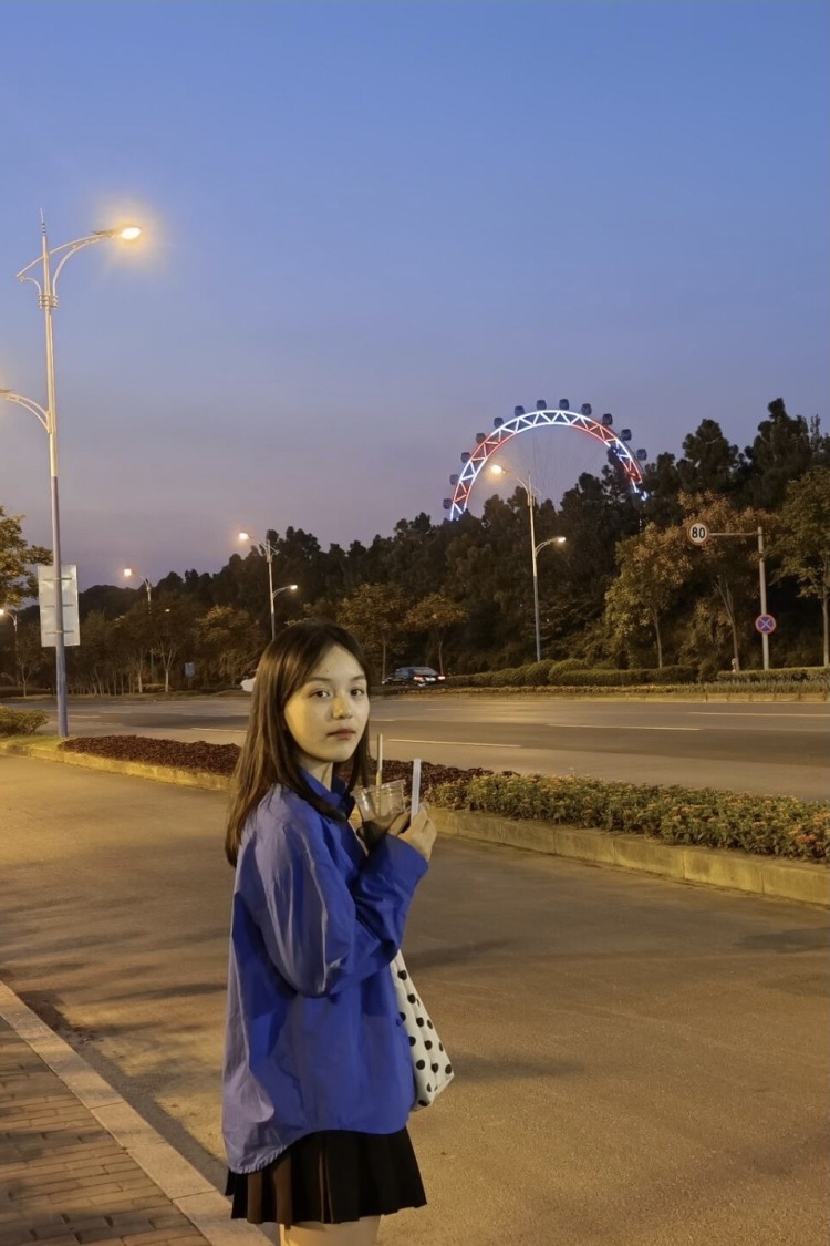 炭烤小肥杨-江苏省·连云港市·海州区--基本信息
1.职业:在校大学生(空余时间多)
2.身高:161体重:54kg
3.可以p图 调色
4.对镜拍 (衣服不要暴露)
设备:iPhone12
要求
非诚勿扰 不拍暴露衣服
只是想赚点零花钱🙋