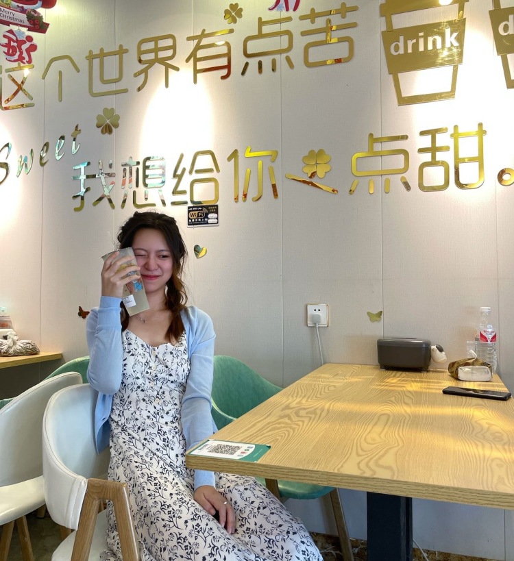 Koi-陕西省·西安市·长安区--在校大学生,日常可接淘宝买家秀,***服装分享,服装寄拍等。诚心诚意,会尽力拍出好图片