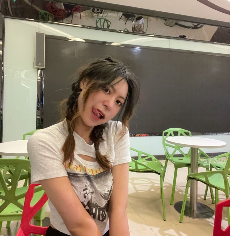 Koi-陕西省·西安市·长安区--在校大学生,日常可接淘宝买家秀,***服装分享,服装寄拍等。诚心诚意,会尽力拍出好图片