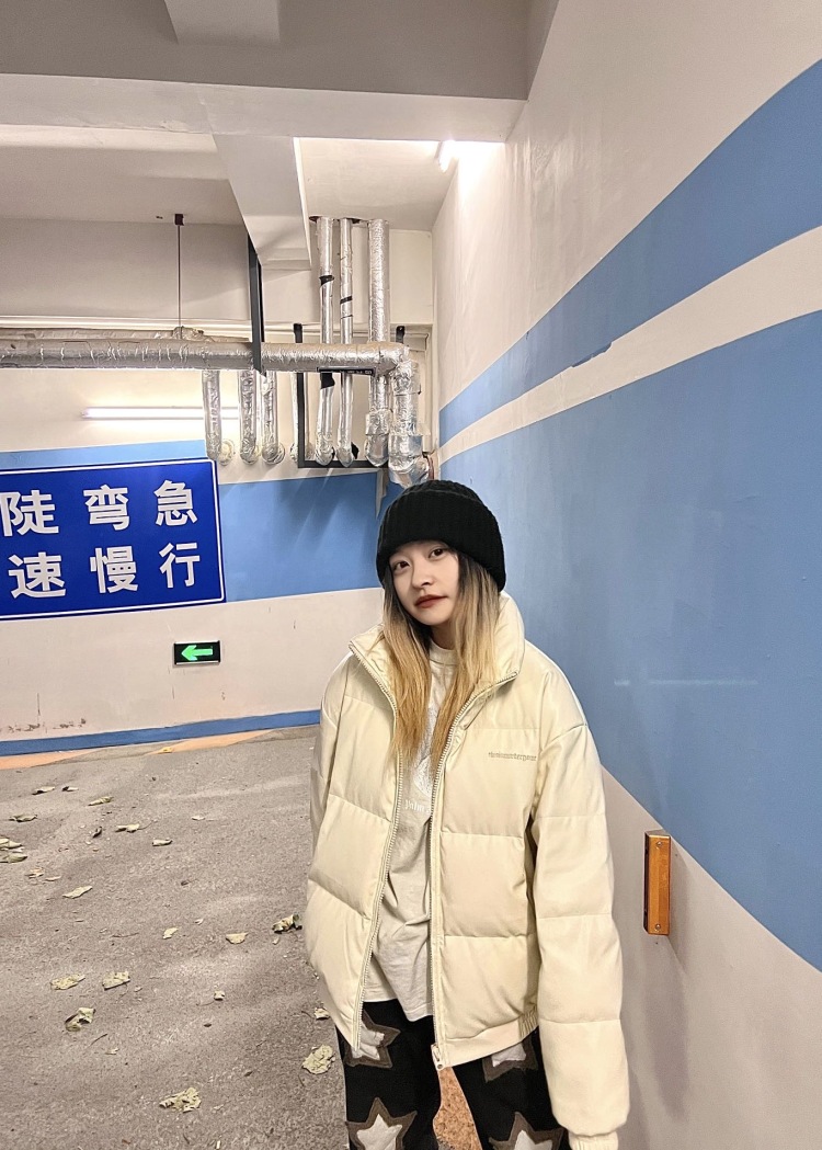 蒋佳桐-江苏省·镇江市·京口区-抖音-大家好!
接寄拍,买家秀,试用,首饰,衣服,裤子,鞋子等,风格多变,懂得修图,设备较齐全,出图速度快。