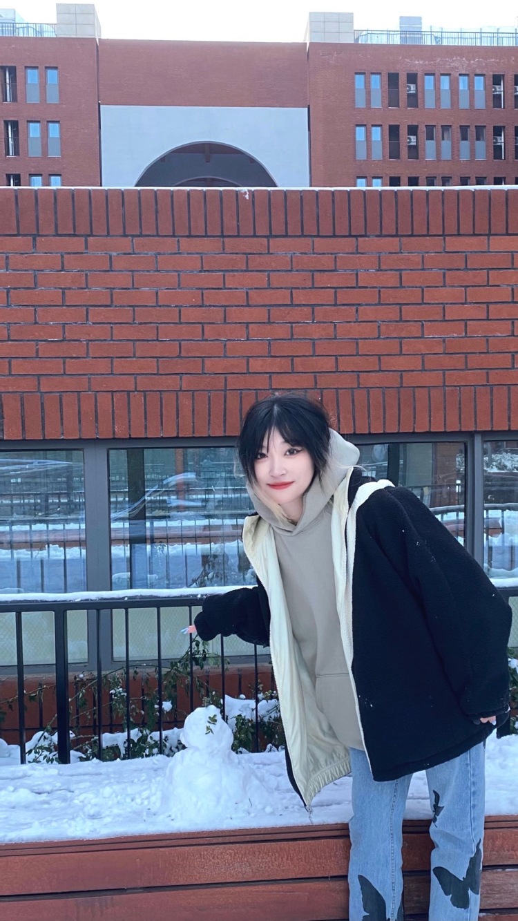 蒋佳桐-江苏省·镇江市·京口区-抖音-大家好!
接寄拍,买家秀,试用,首饰,衣服,裤子,鞋子等,风格多变,懂得修图,设备较齐全,出图速度快。