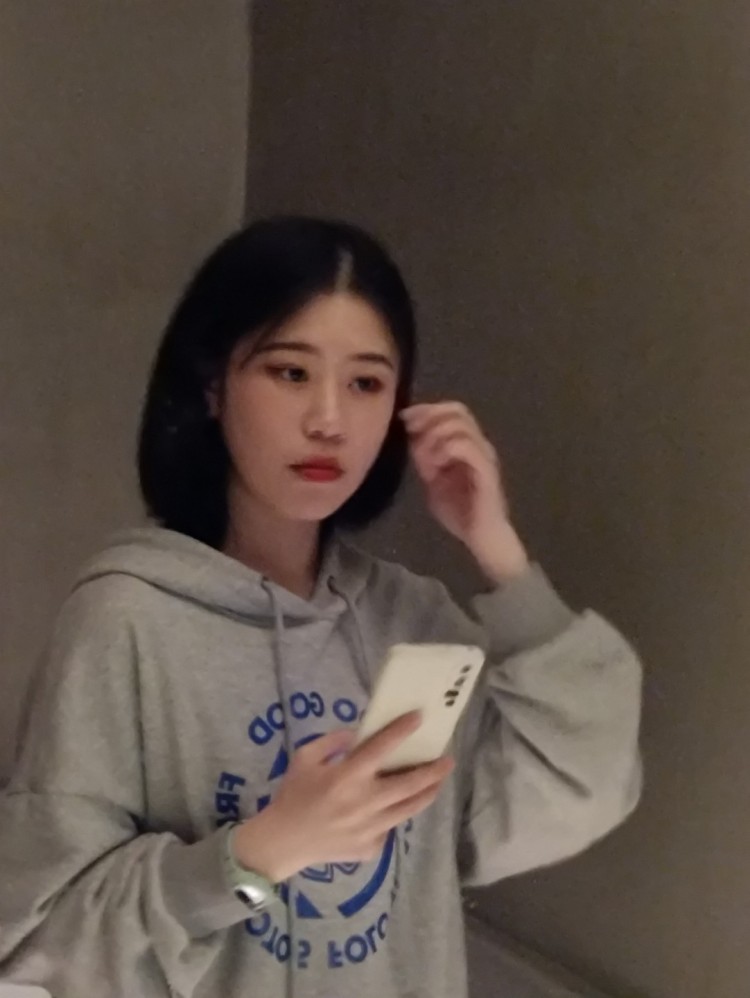 ---江苏省·南京市·浦口区-抖音,***,快手,微博-想要做美食探店打卡,淘宝寄拍模特,淘宝好物分享,平时喜欢拍照片,会p图和剪辑视频,擅长弹琴画画,兴趣爱好美食,化妆,旅游