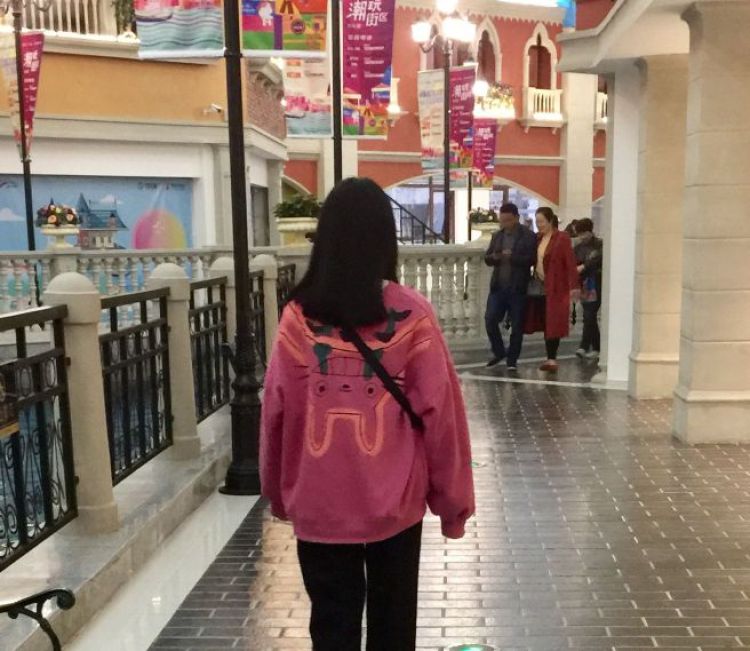 十二.-河南省·信阳市·平桥区--接买家秀,淘宝,拼多多,寄拍模特
喜欢拍照,有那么点修图技巧
风格倾向于高街风或者ins风
配饰包包服装鞋子都可
出图快