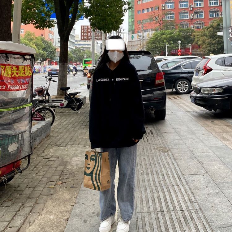 十二.-河南省·信阳市·平桥区--接买家秀,淘宝,拼多多,寄拍模特
喜欢拍照,有那么点修图技巧
风格倾向于高街风或者ins风
配饰包包服装鞋子都可
出图快