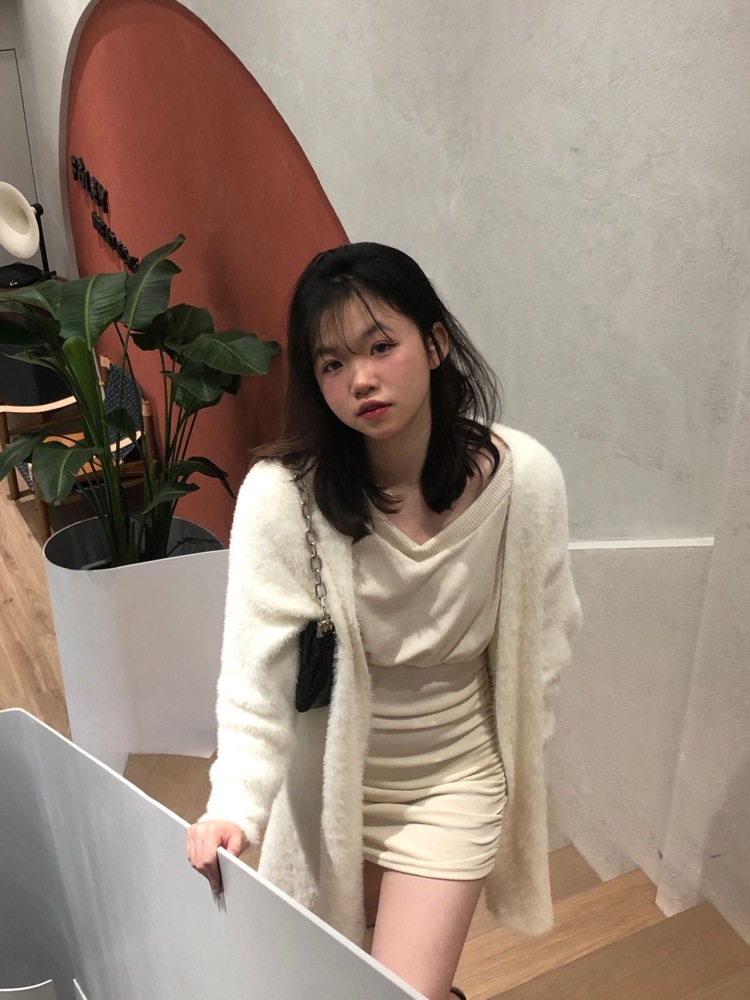 sʜʟᴛʙɪᴜ_wuwu-广东省·广州市·黄埔区-抖音 微博 ***-身高160 体重44kg 接服装拍摄 价格可以商议 有*** 微博 抖音等社交媒体上面有发布一些穿搭 shltbiu所有的账号名称一样