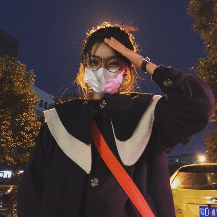 你的派大婷🐬-陕西省·宝鸡市·陈仓区--喜欢拍照📷 摄影
平时会买很多衣服 逛🍑宝
身高162 体重105