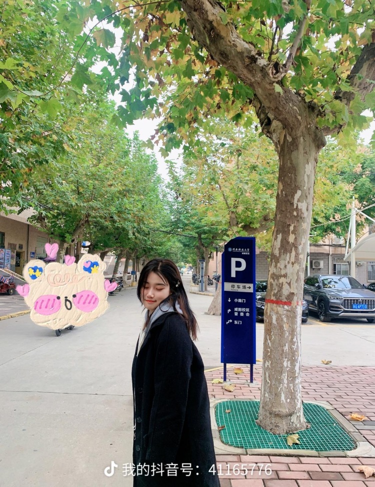 你的派大婷🐬-陕西省·宝鸡市·陈仓区--喜欢拍照📷 摄影
平时会买很多衣服 逛🍑宝
身高162 体重105