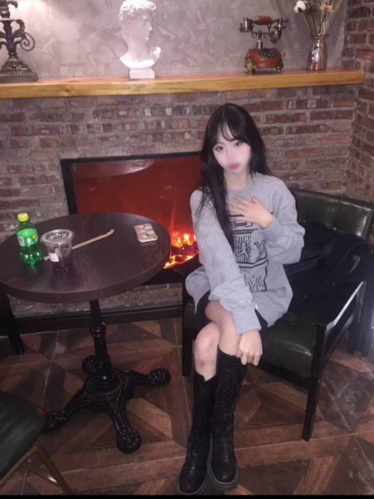 张馨予-广东省·惠州市·惠东县-快手-我接单范围就是衣服啊鞋子项链什么的 我身高160 体重90