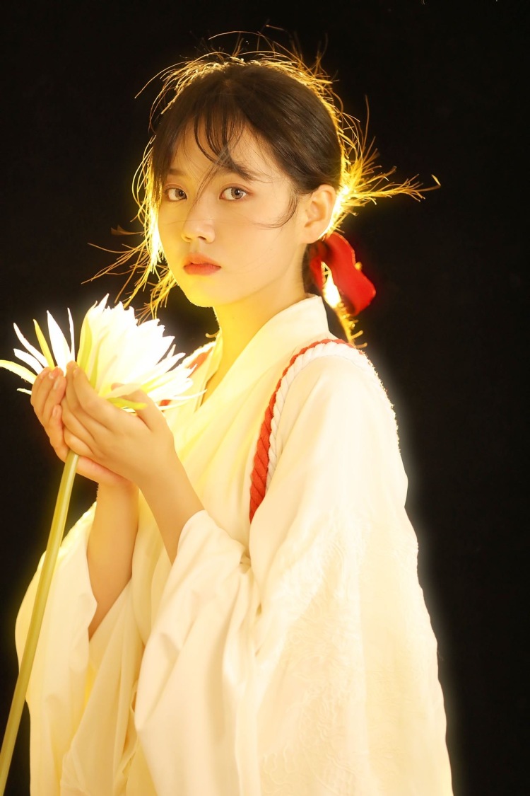 小小苏-云南省·保山市·昌宁县-抖音 微博 ***-18 学生
假期想赚点零花钱
168 54
有相机 会修图
接寄拍、开箱测评、种草软文、买家秀
欢迎来call😋