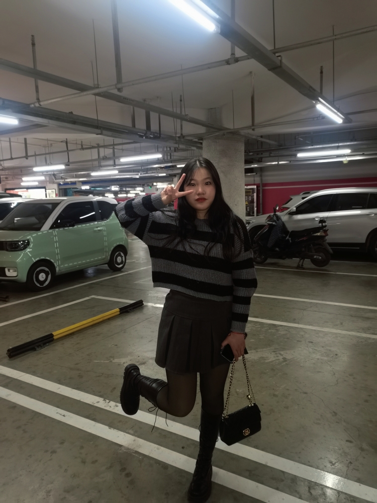椿井奈奈-江苏省·徐州市·鼓楼区-抖音快手***-身高165体重110,接寄拍,平时也喜欢拍照,有一定的拍照技术