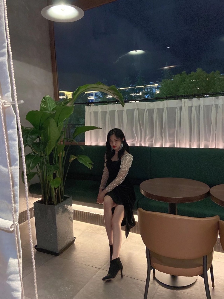 歆歆子-江西省·上饶市·信州区--身高165体重96平时喜欢拍拍,会修图,会剪辑,比较上镜,能尝试各种风格,真诚希望有真心合作的人发现我😺快来滴滴和我合作叭