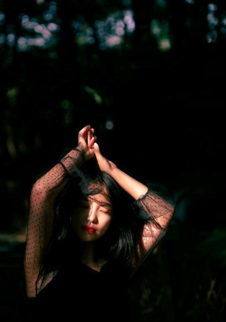 Sweety-江苏省·南通市·海安市--本人单眼皮
脸上有小些雀斑
身高体重161/52
会修图 有基本的shengb
接受寄拍 非诚勿扰