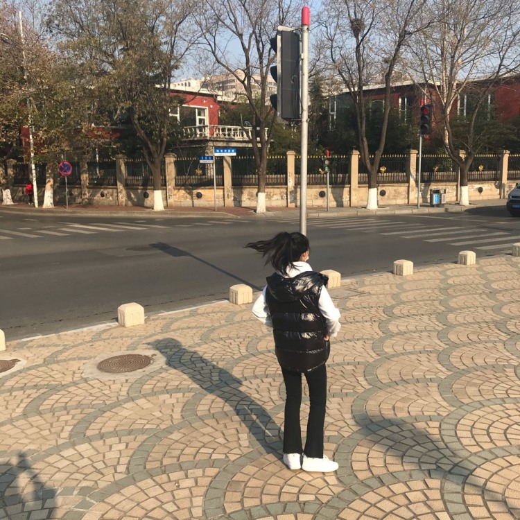 no col-辽宁省·大连市·金州区--最好是不露脸的,衣服价钱私,不退换的包邮给我,谢谢,希望可以长期合作!本人170
体重96