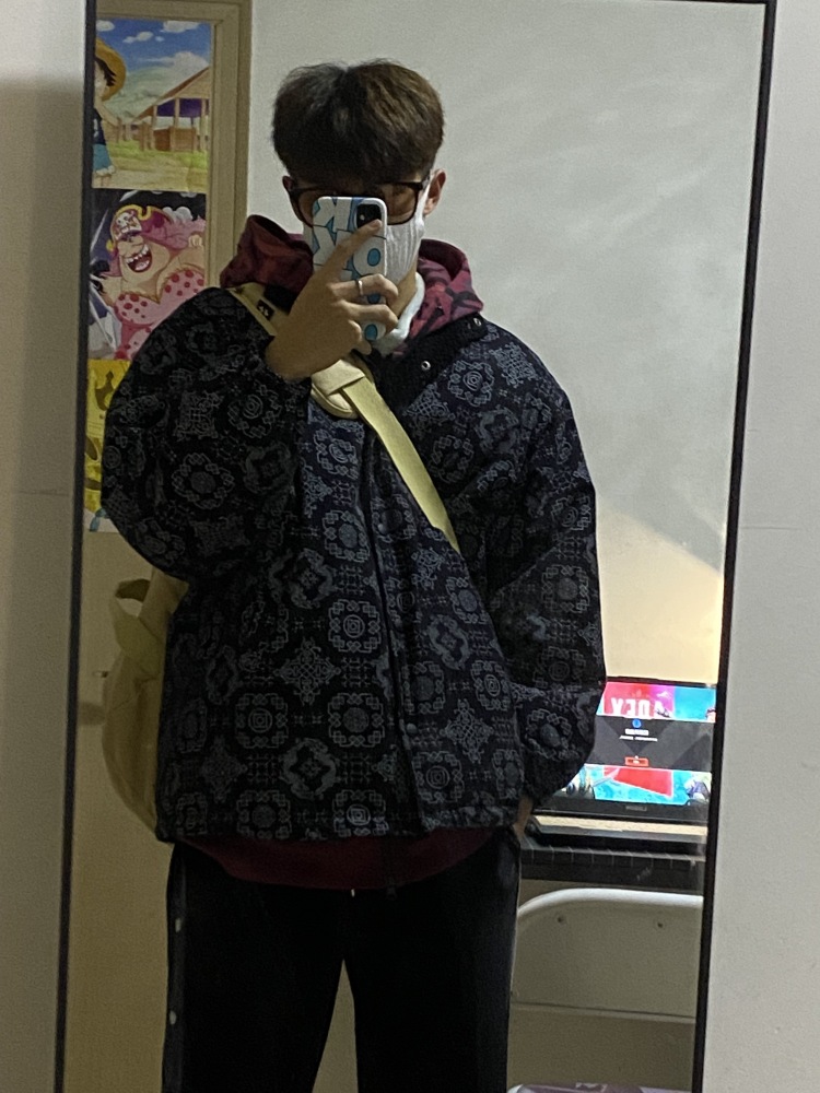 关你事-山东省·青岛市·胶州市--体育生,可以接各种寄拍单子。平时喜欢拍照,比较喜欢衣服的装扮和注重自身打扮