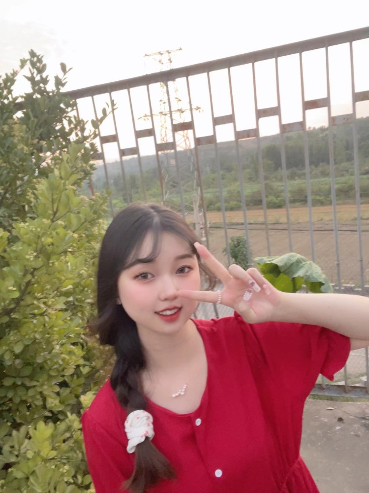 木头-河南省·三门峡市·灵宝市-抖音,***-舞蹈生,圆脸适合可爱风一点 164 98
接寄拍,衣服,鞋,饰品,情侣装也可,可发***图文
抖音粉丝过两千,可接舞蹈衣推荐