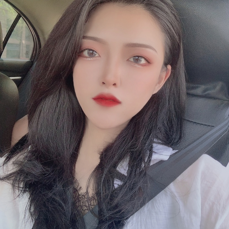 广岛欧尼 _ 💫-贵州省·黔东南苗族侗族自治州·凯里市-抖音|***-身高164 体重90斤 是舞蹈演员 平时喜欢拍照 拍视频 P照片