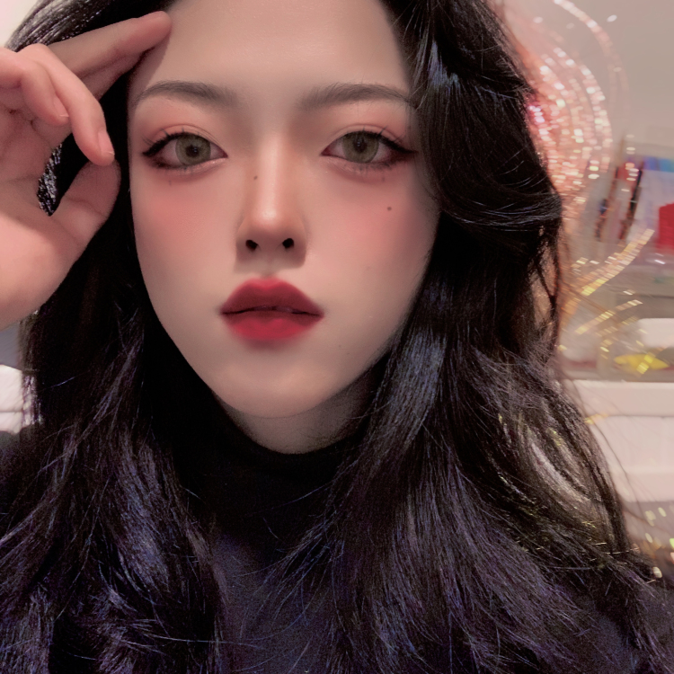 广岛欧尼 _ 💫-贵州省·黔东南苗族侗族自治州·凯里市-抖音|***-身高164 体重90斤 是舞蹈演员 平时喜欢拍照 拍视频 P照片