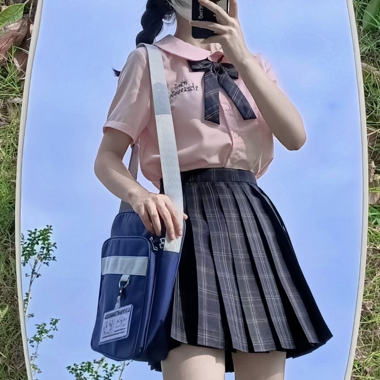 蓝莓酱的面包超人-广东省·汕头市·潮阳区--平时穿搭是jk和日系可爱多一些
初入寄拍模特行业
158  90斤